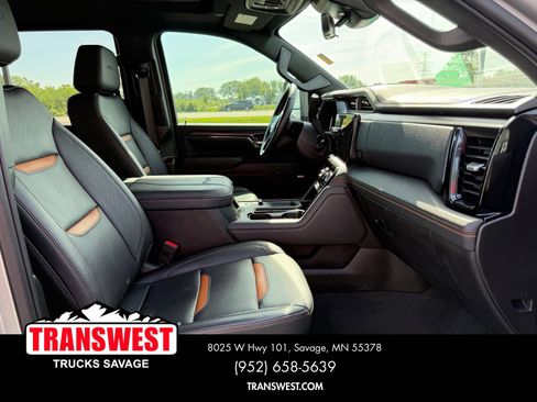 Used 2024 GMC Sierra 3500 AT4 w/ AT4 Premium Plus Package AWD/4WD image 8