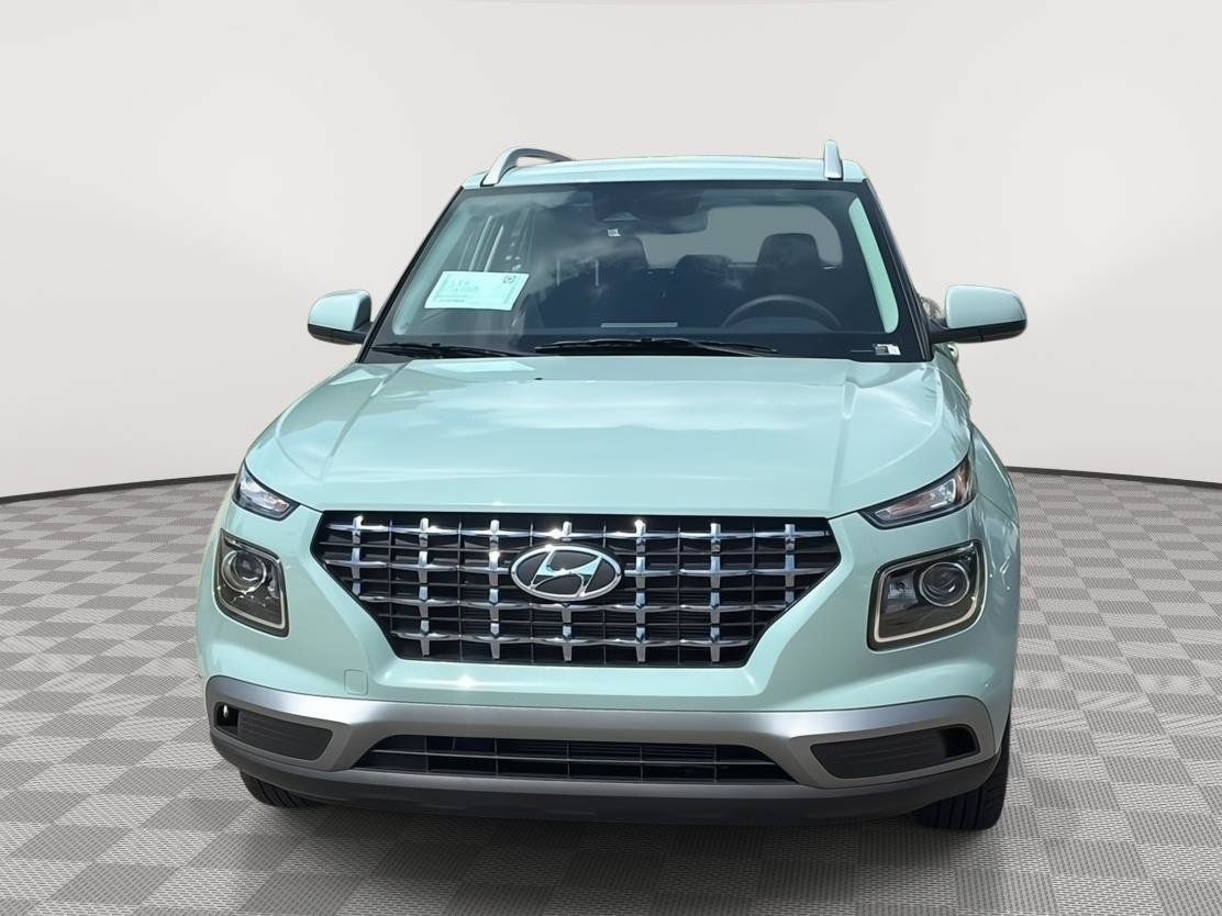 Used 2026 Hyundai Venue SEL FWD image 2