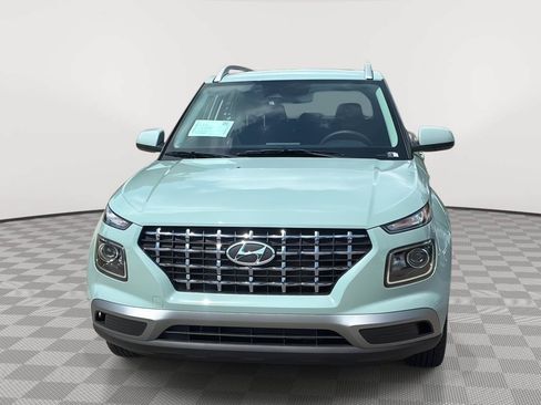 Used 2026 Hyundai Venue SEL FWD image 2