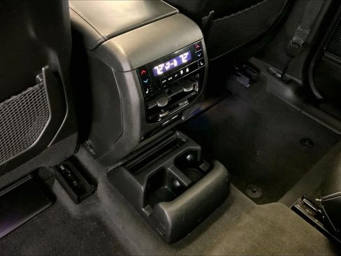Used 2022 Jeep Grand Cherokee L Overland w/ Luxury Tech Group IV AWD/4WD image 34