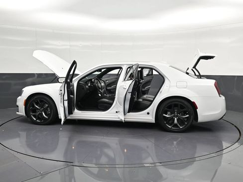 Used 2023 Chrysler 300 S w/ Comfort Group RWD image 39