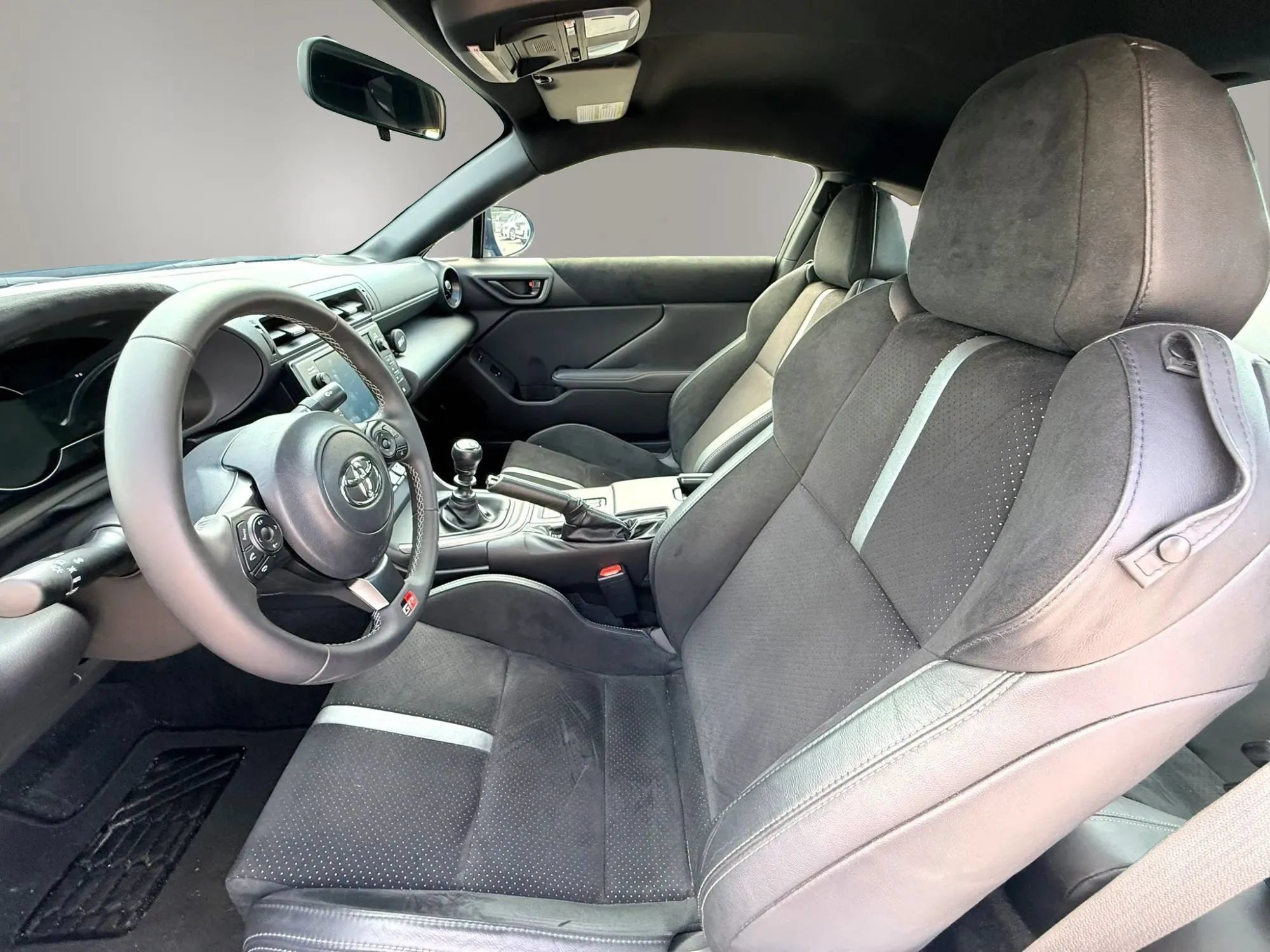 Used 2023 Toyota GR86 Premium RWD image 10