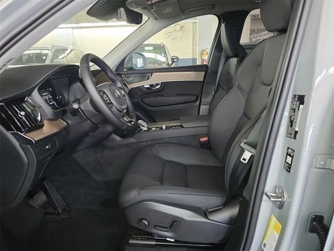 New 2026 Volvo XC90 B6 Plus w/ Protection Package image 10