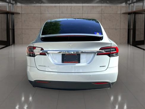 Used 2018 Tesla Model X 100D AWD/4WD image 4