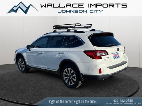 Used 2017 Subaru Outback 2.5i Touring image 3