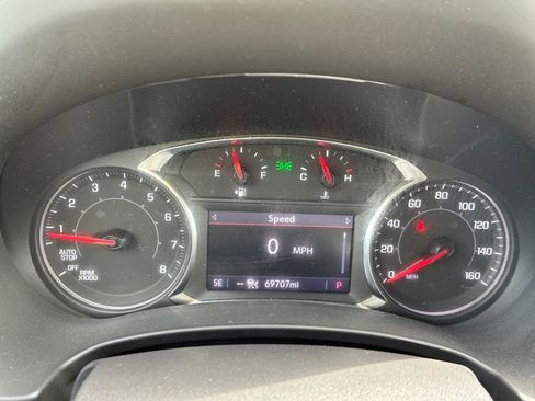 Used 2023 GMC Terrain SLT image 16