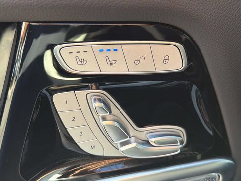Used 2025 Mercedes-Benz G 550 image 15