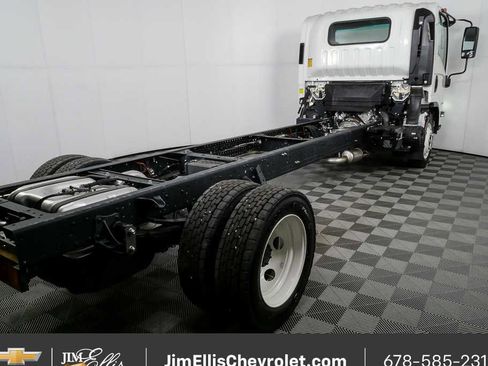 New 2025 Chevrolet Low Cab Forward image 21