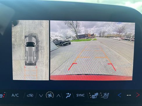 Used 2024 Chevrolet Traverse RS w/ LPO, Floor Liner Package AWD/4WD image 39