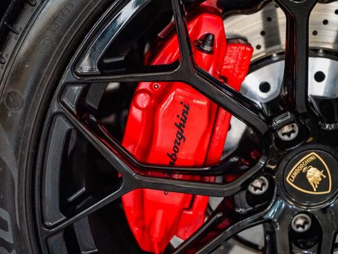 Used 2022 Lamborghini Huracan EVO image 13