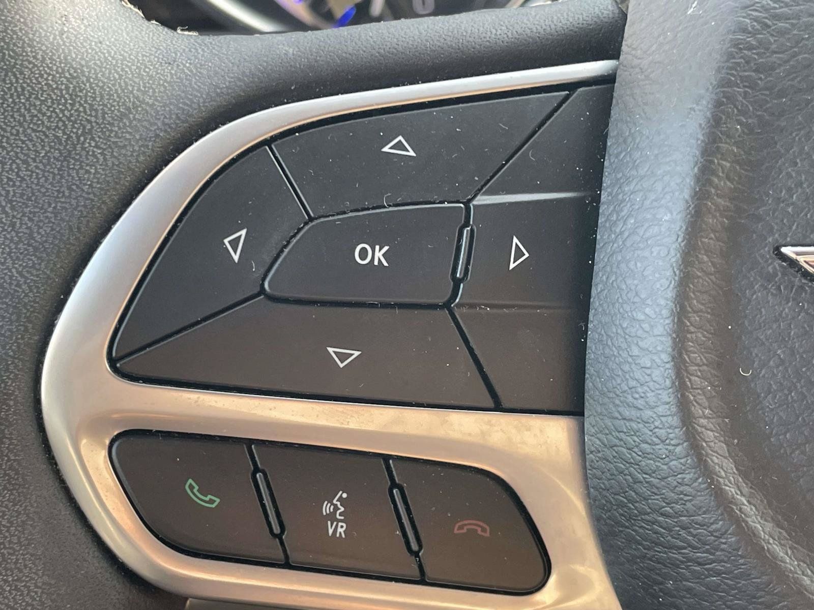 Certified 2022 Chrysler Pacifica Limited AWD/4WD image 26