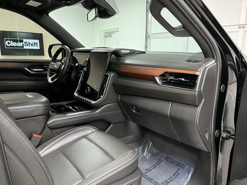 Used 2026 GMC Yukon XL Denali w/ Sun & Power Step Package AWD/4WD image 57