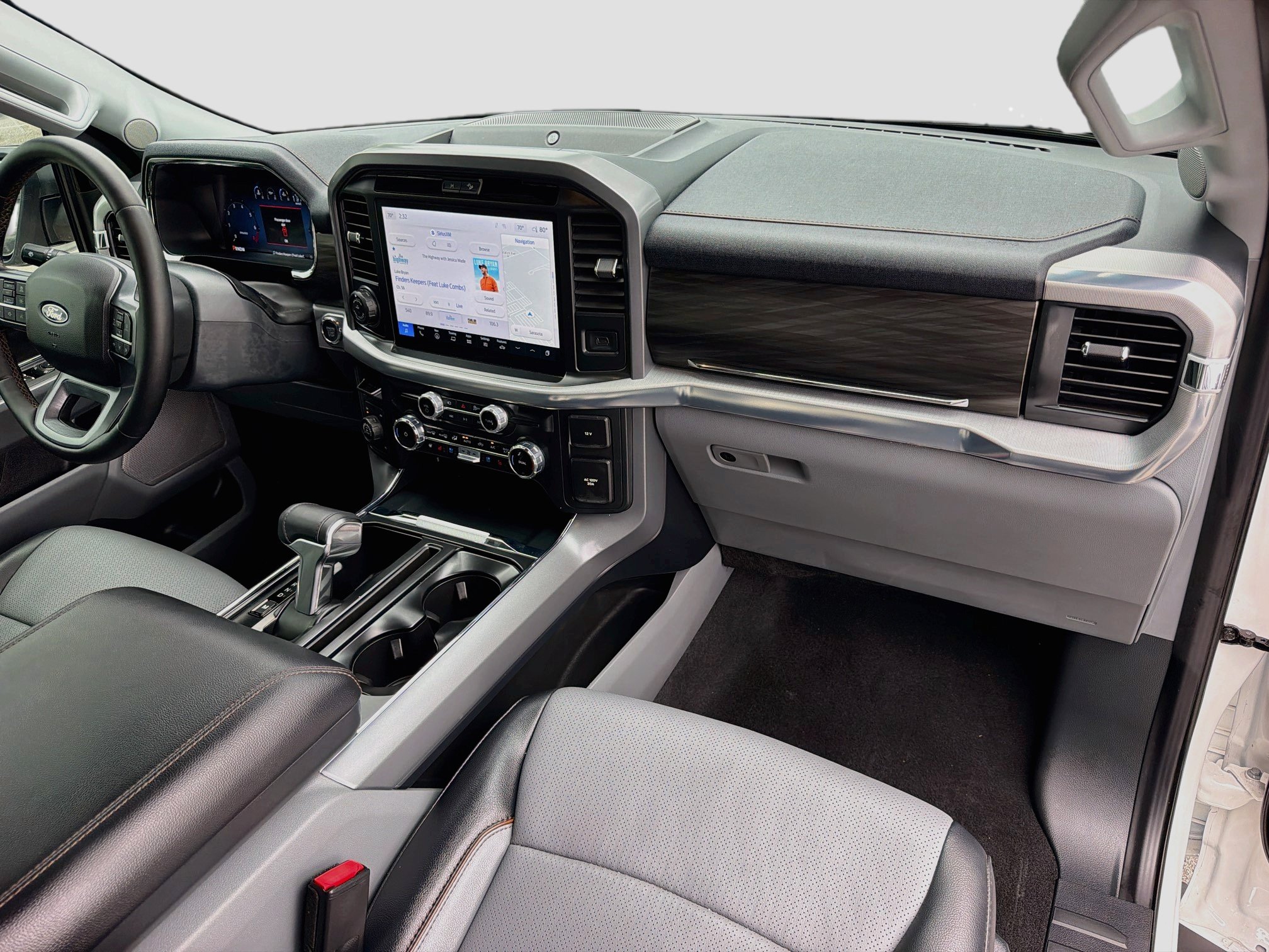 Used 2025 Ford F150 Lariat w/ Equipment Group 501A Mid AWD/4WD image 12