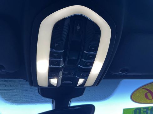 Used 2016 Porsche Cayenne S w/ Premium Package image 38