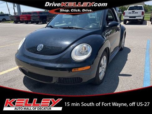 Used 2009 Volkswagen Beetle Coupe FWD image 1