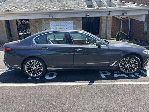 Used 2022 BMW 530i xDrive w/ Convenience Package AWD/4WD image 5