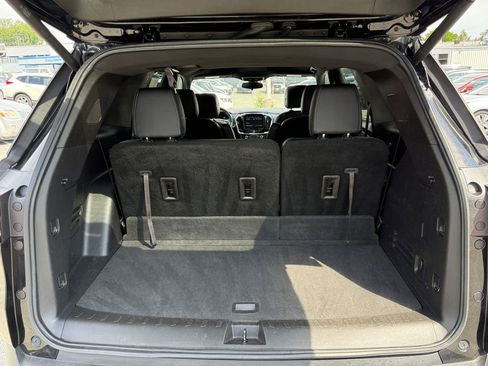 Used 2023 Chevrolet Traverse LT FWD image 28
