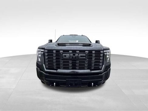 Used 2024 GMC Sierra 2500 Denali Ultimate w/ Max Trailering Package AWD/4WD image 3