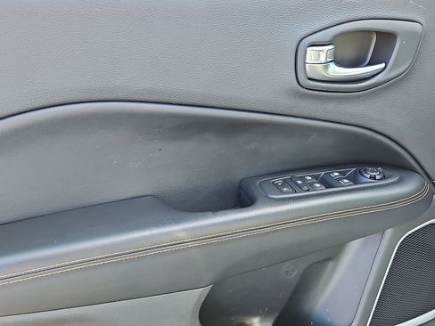 Used 2020 Jeep Compass Limited image 12