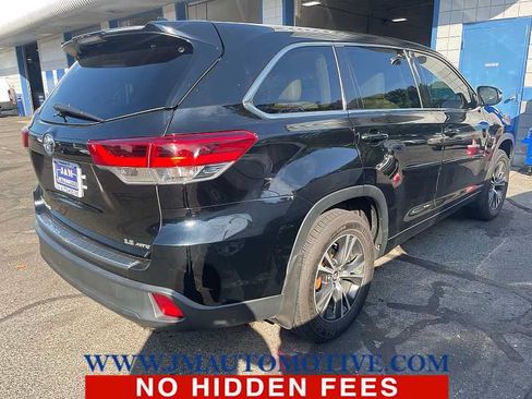 Used 2017 Toyota Highlander Plus AWD/4WD image 5
