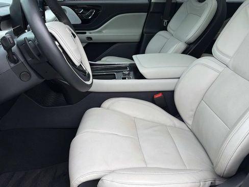 Used 2025 Lincoln Aviator Reserve w/ Equipment Group 201A AWD/4WD image 13