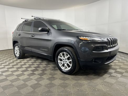 Used 2014 Jeep Cherokee Latitude w/ Cold Weather Group image 4