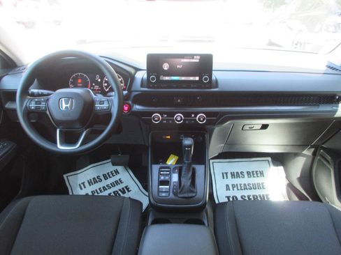 Used 2023 Honda CR-V LX image 17