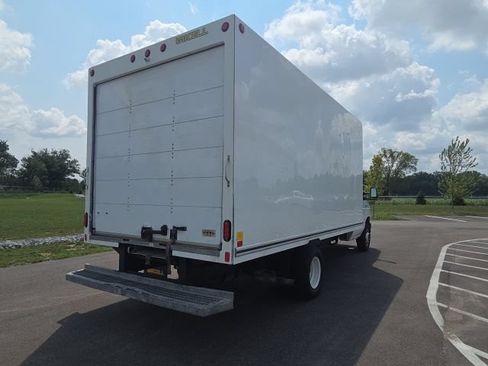 Used 2023 Ford E-450 and Econoline 450 Super Duty RWD image 8