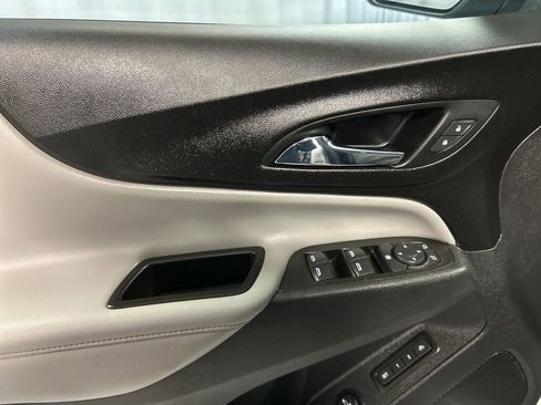 Used 2021 Chevrolet Equinox Premier image 14