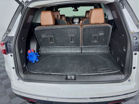 Used 2018 Chevrolet Traverse High Country AWD/4WD image 28