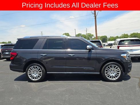 Used 2022 Ford Expedition Platinum AWD/4WD image 2