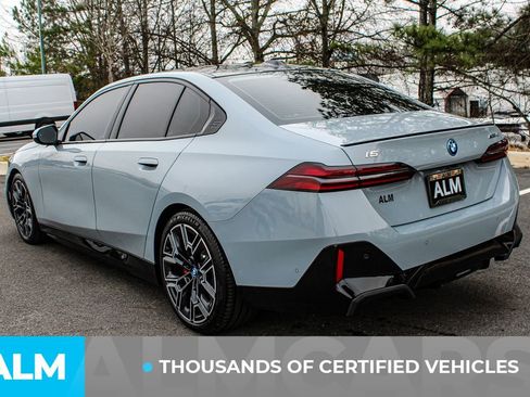 Used 2025 BMW i5 eDrive40i w/ M Sport Package RWD image 4