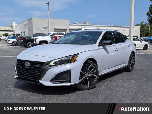 Used 2024 Nissan Altima 2.5 SR w/ SR Premium Package FWD image 1
