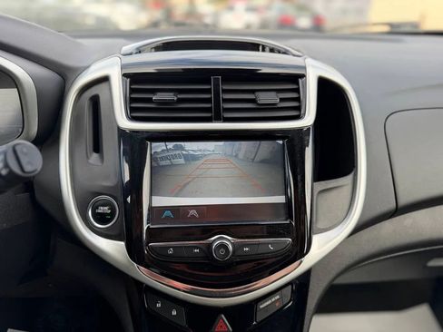 Used 2017 Chevrolet Sonic LT w/ Convenience Package FWD image 39