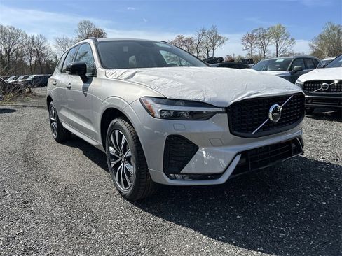 New 2025 Volvo XC60 B5 Core w/ Protection Package Premier image 2
