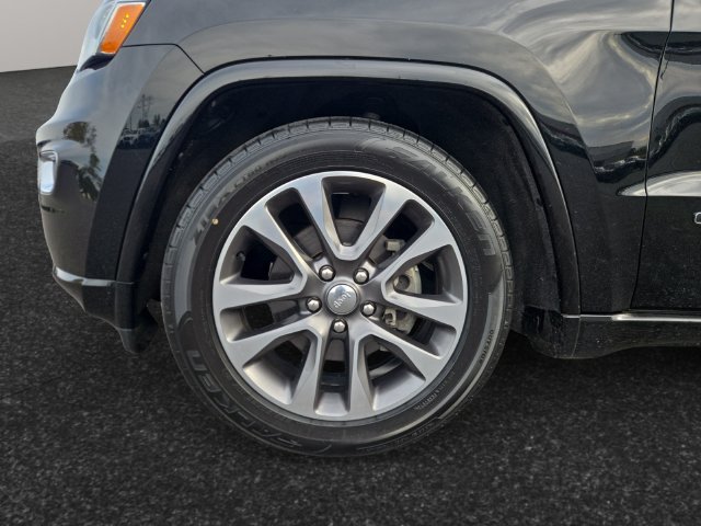 Used 2018 Jeep Grand Cherokee Overland AWD/4WD image 4