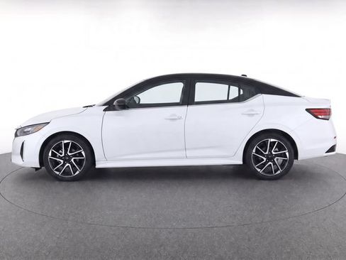 Used 2025 Nissan Sentra SR w/ SR Premium Package FWD image 4