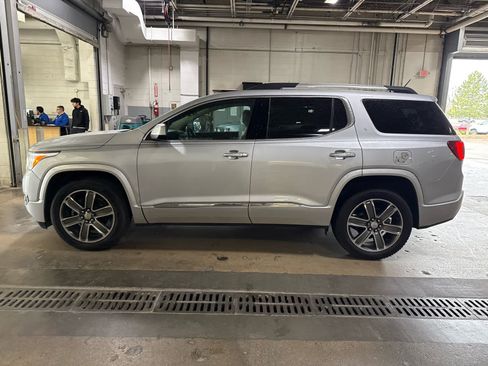 Used 2017 GMC Acadia Denali w/ Technology Package image 4