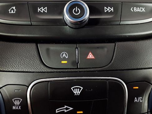Used 2025 Chevrolet Malibu LS FWD image 21