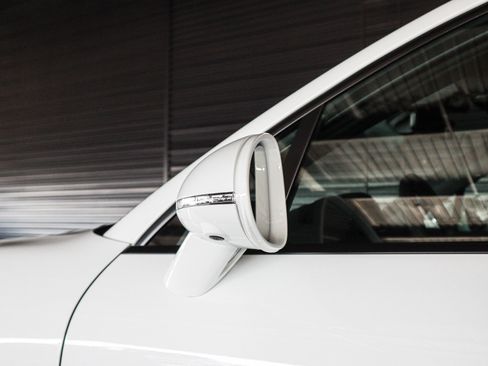 Certified 2025 Porsche Macan image 27