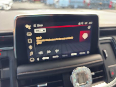 Used 2024 GMC Yukon AT4 w/ Technology Package image 6