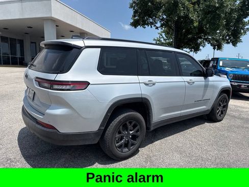 Used 2025 Jeep Grand Cherokee L Altitude RWD image 9