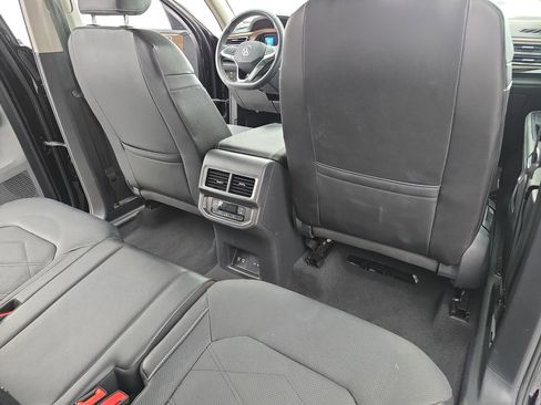 Certified 2024 Volkswagen Atlas SE image 11