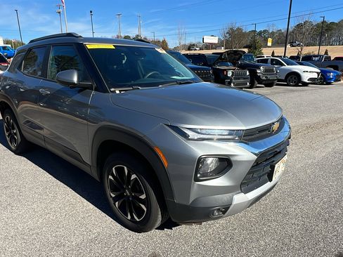 Used 2023 Chevrolet TrailBlazer LT w/ Convenience Package image 5
