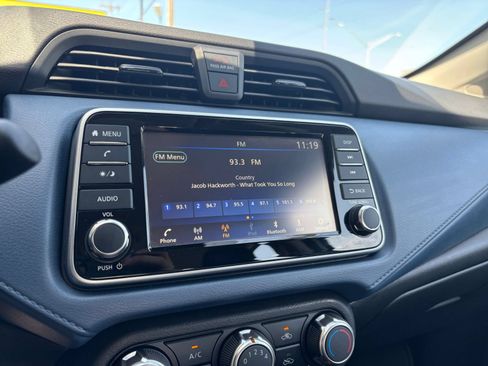 Used 2025 Nissan Versa SV FWD image 20