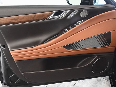 Used 2024 Genesis G80 image 8