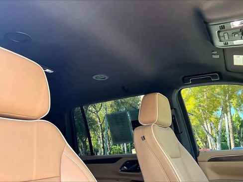 Used 2024 Chevrolet Suburban Premier image 14