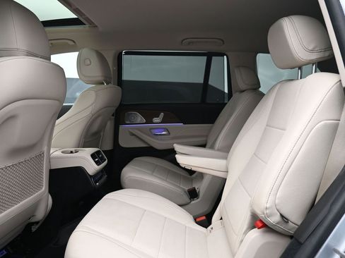 Used 2022 Mercedes-Benz GLS 450 4MATIC image 20