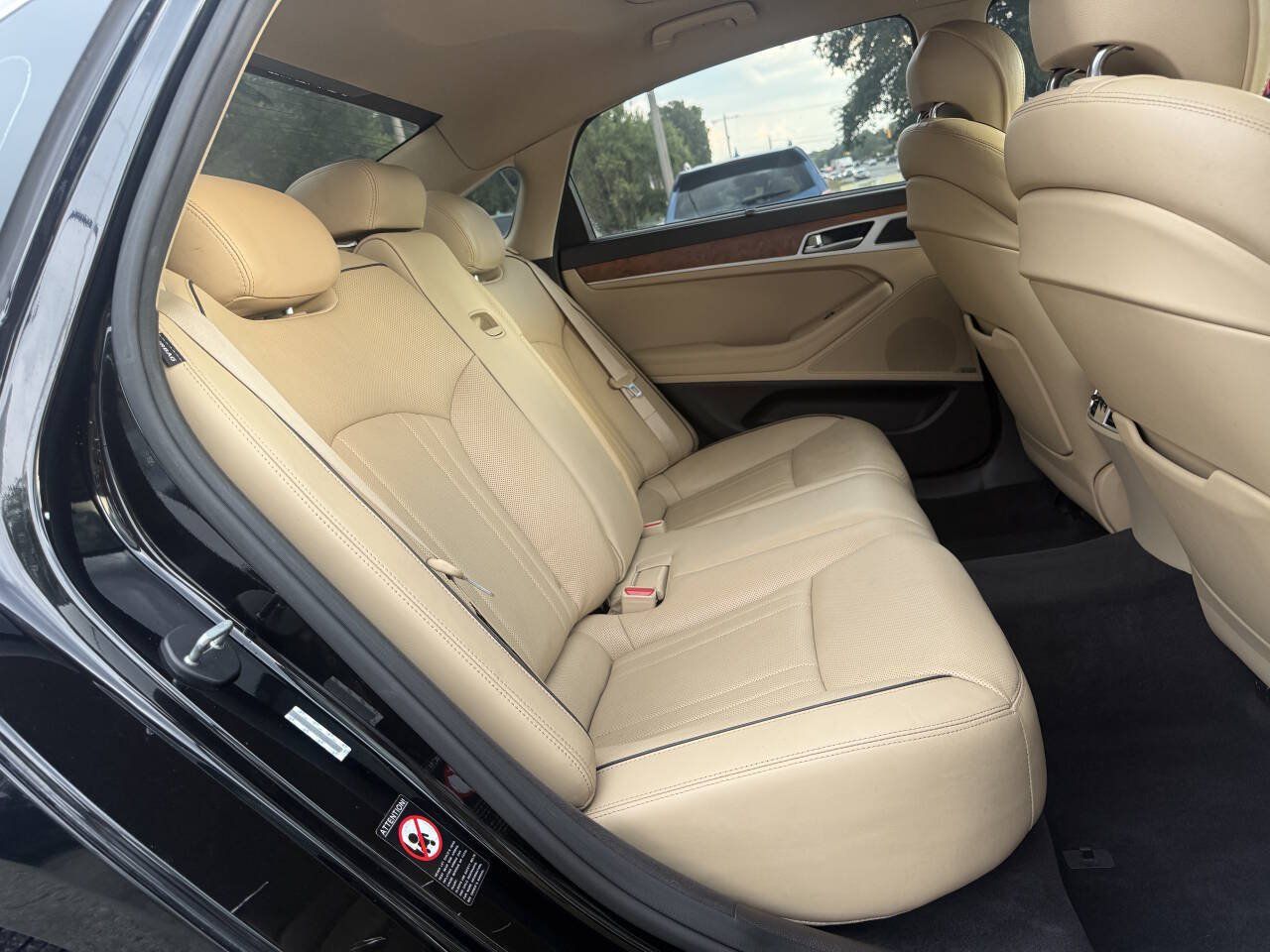 Used 2015 Hyundai Genesis 5.0 RWD image 16