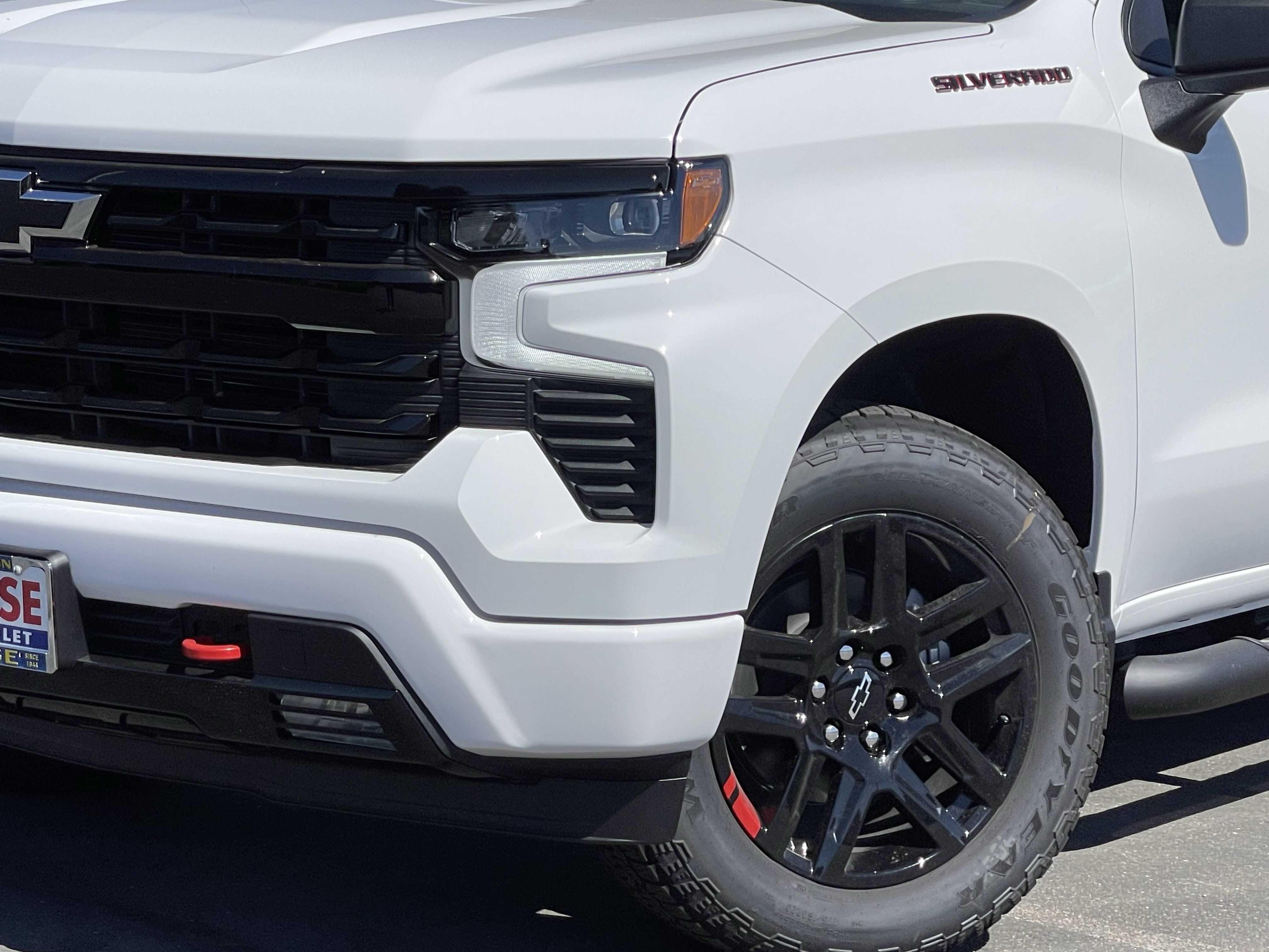 New 2026 Chevrolet Silverado 1500 RST w/ Redline Edition AWD/4WD image 2